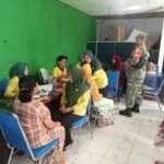 Perkuat Kepedulian terhadap Lansia, Babinsa Kampung Singaraja Pastikan Posyandu Berjalan Tertib dan Aman