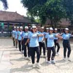 Tingkatkan Semangat Nasionalisme, Babinsa Desa Baluk Berikan Pelatihan PBB Bagi Pelajar SMPN 4 Negara