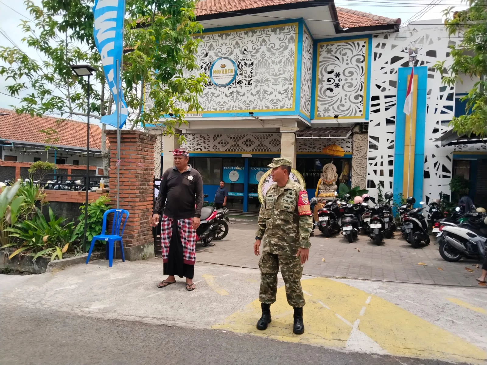 Kompetisi Keterampilan Pelajar Warnai HUT ke-17 Monarch Bali, Babinsa Samplangan Pastikan Kegiatan Tertib